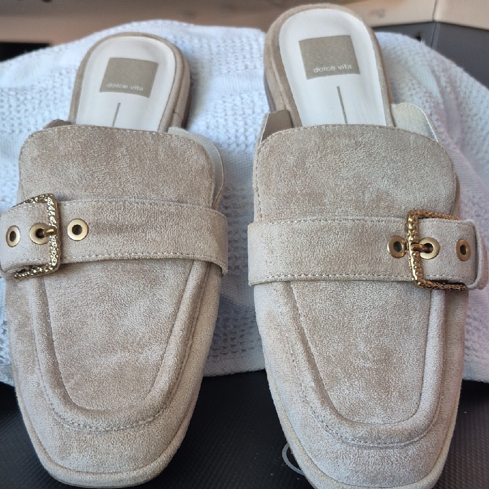 Dolce Vita Women's Cream Suede Loafers